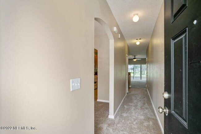 Foto del edificio - Spacious 3-Bed, 2.5-Bath, 1-Car Garage tow...