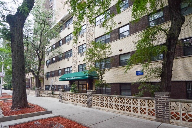 Building Photo - 503 W Briar Pl