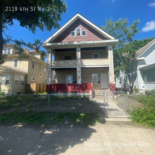 Foto del edificio - 3 Bedroom Duplex! Rent Ready! Section 8 Fr...