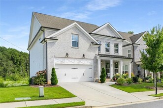 Building Photo - 520 Walden Glen Ln