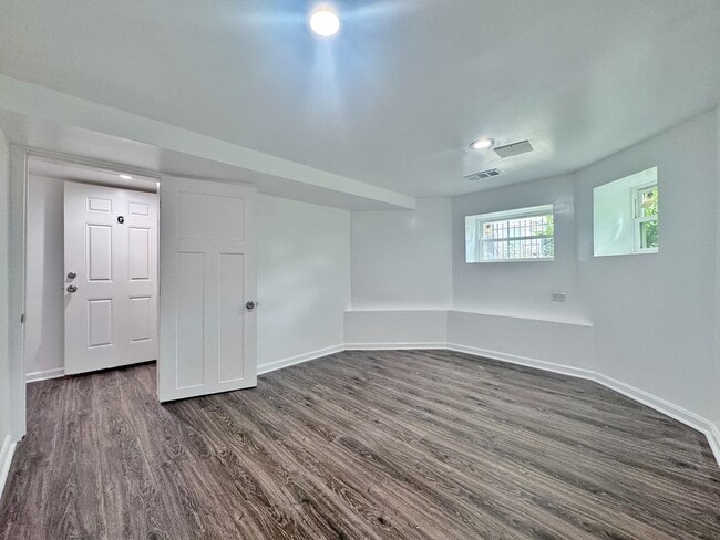 Building Photo - 3316 W Flournoy St