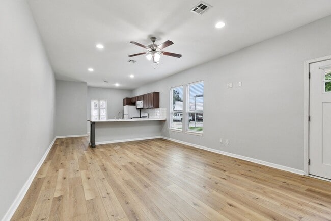 Building Photo - 3701 Derbigny St