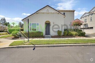 Building Photo - 6123 RolkingHam Ln