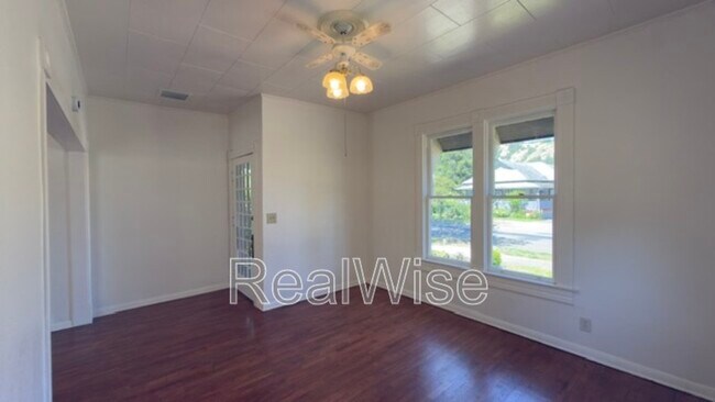 Foto del edificio - 1105 SE Pine St