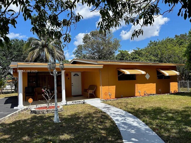 Foto del edificio - 1536 NW 15th Ave