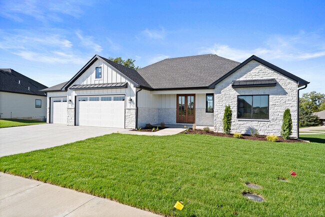 Foto del edificio - 5201 Buttercup Dr