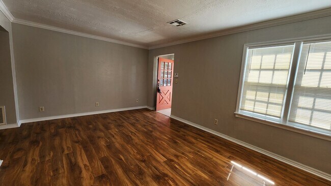 Foto del edificio - 2 Bed 1 Bath in Oklahoma City!