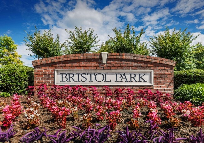 Foto del edificio - Bristol Park at Riverchase