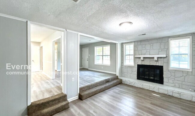 Building Photo - 3674 Ridgemont Ave