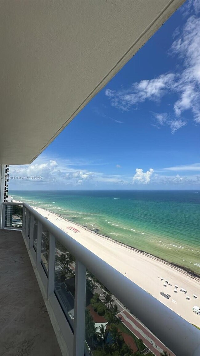 Foto del edificio - 4775 Collins Ave