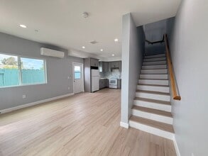 Building Photo - 5256-5260 Groveland Dr