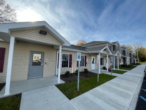 Building Photo - 540 Northend Dr