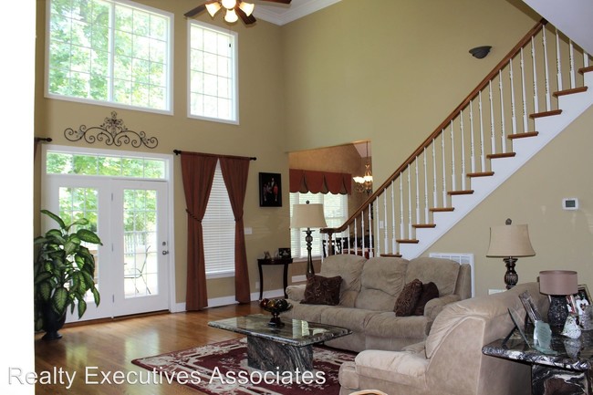 Foto del edificio - 4 br, 3.5 bath House - 12522 Comblain Road