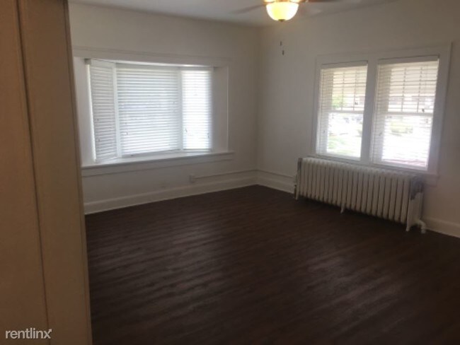 Building Photo - 401 S 38th Ave