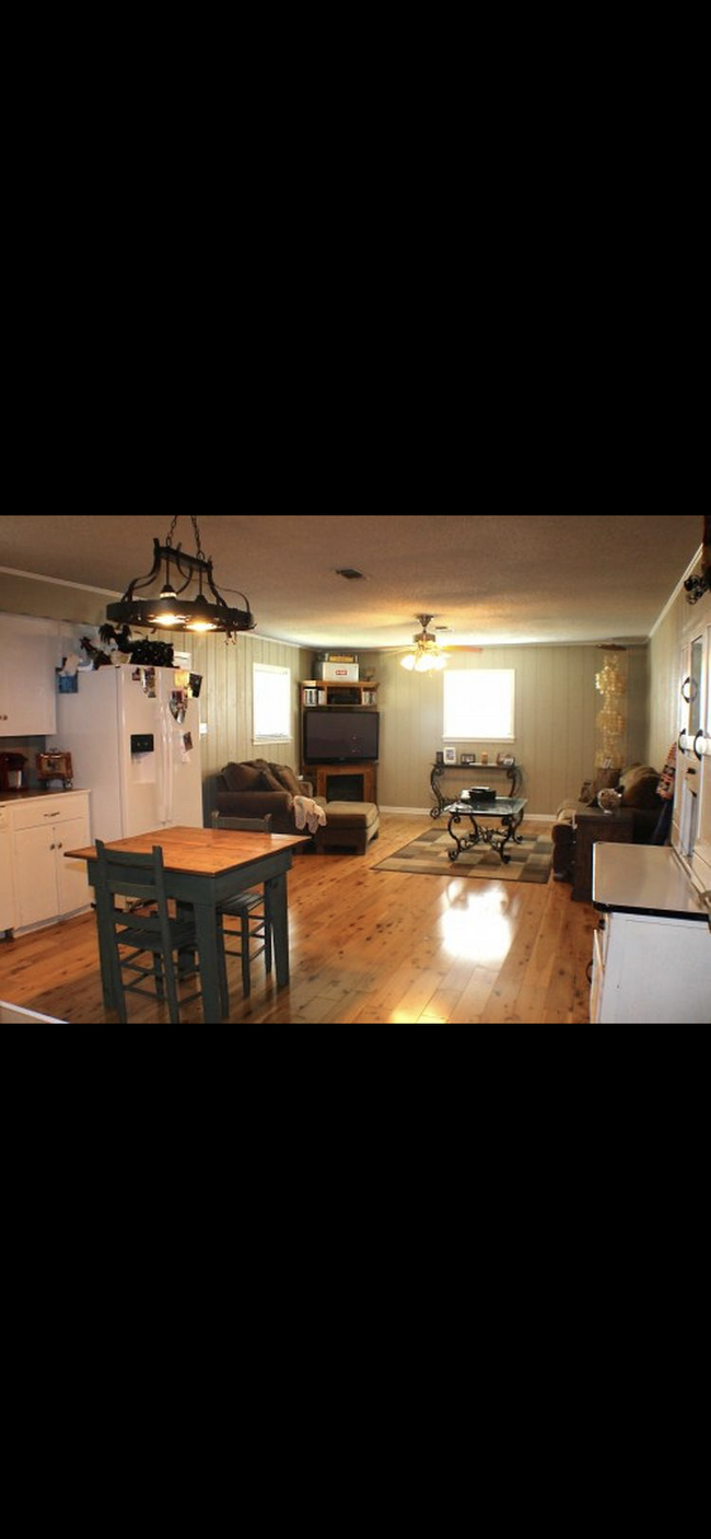 Building Photo - 7458 W Stacy Dr