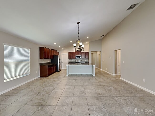 Building Photo - 9701 Sage Creek Dr