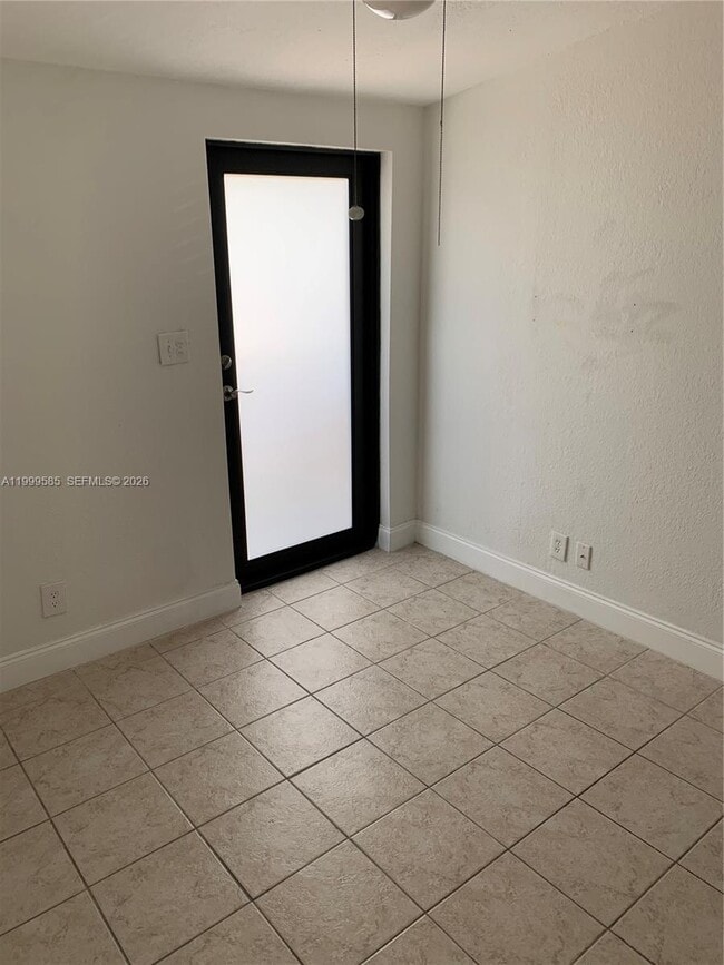 Building Photo - 3181 SW 84th Ct