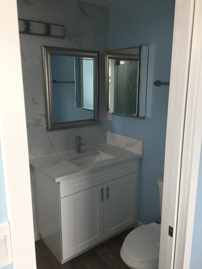 Master Bathroom - 5139 Bellvale Ave