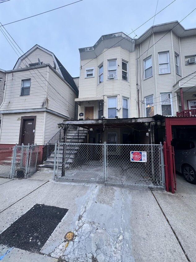 Primary Photo - 266 Arlington Ave