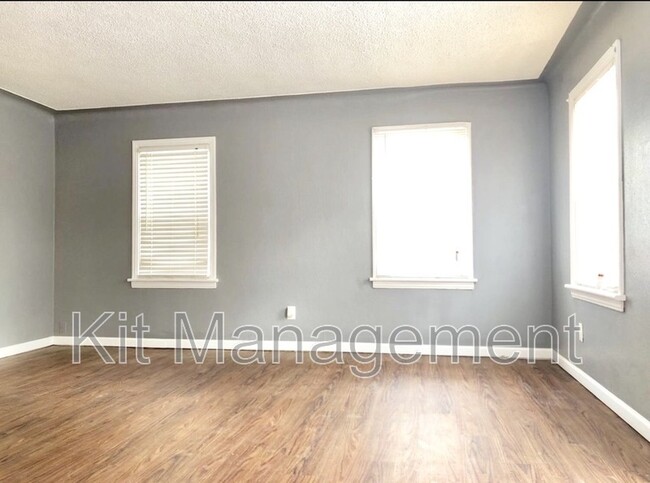 Building Photo - 1338 Crestwood Rd