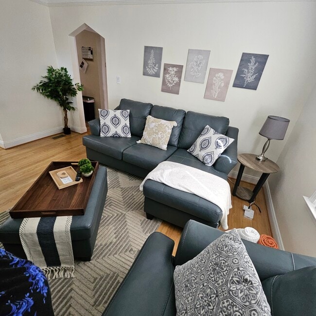 Cozy gathering space - 2212 Burger St