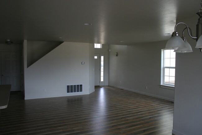 Building Photo - 29 Muskrat Dr