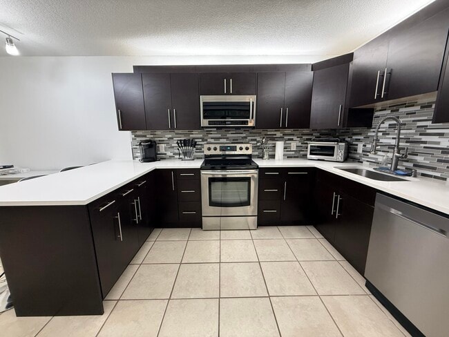 Foto del edificio - 2410 24th Ln