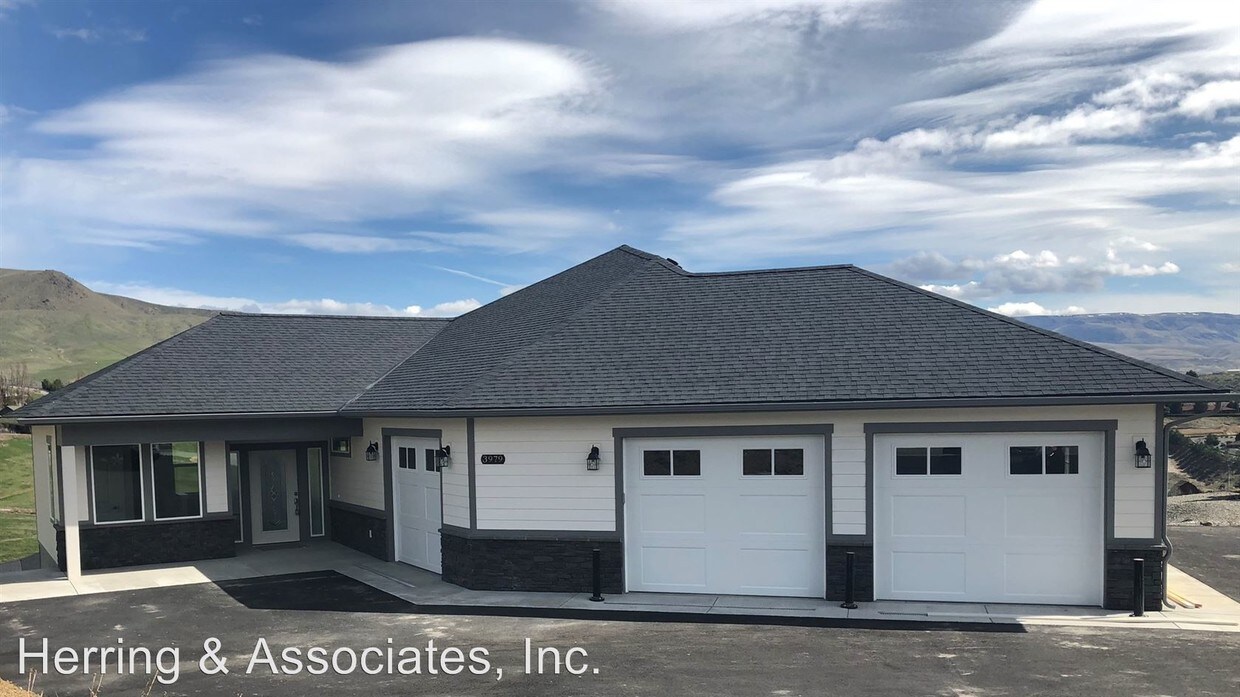 Foto principal - 5 br, 4 bath House - 3979 Crestview