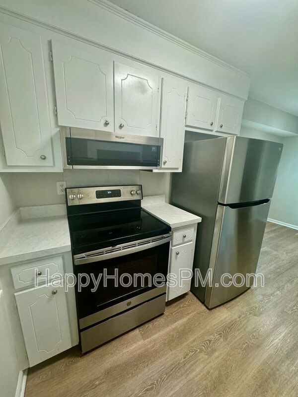Foto del edificio - 7640 Corley Dr