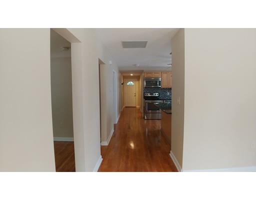 Building Photo - 8 N Steele St