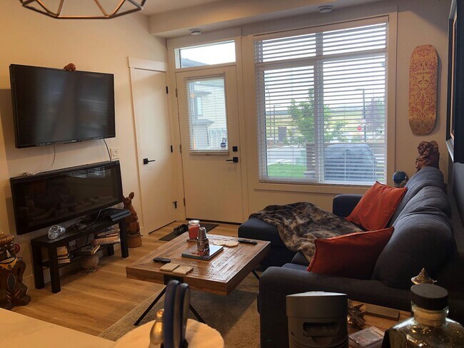 Building Photo - Convenient Corner Unit Located in Seton - 2 Bedroom/1 Bath (IP094)