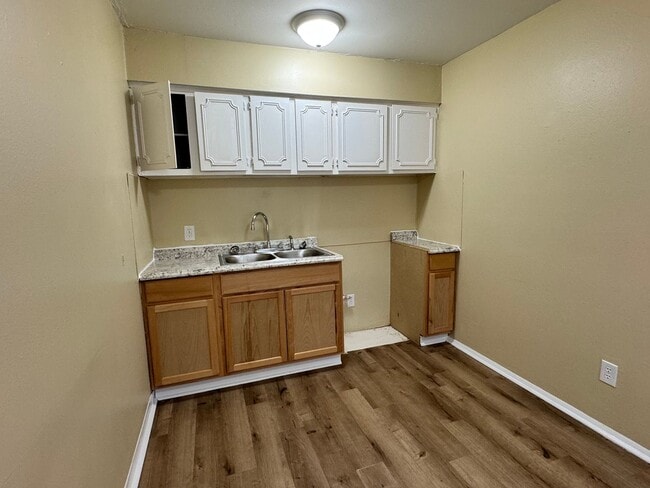 Foto del edificio - 77 Walbridge Ave