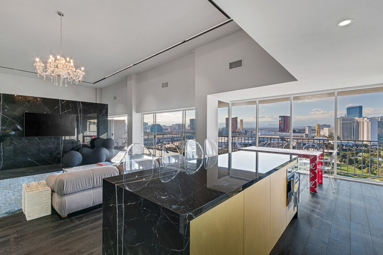 Foto principal - 3111 Bel Air Dr