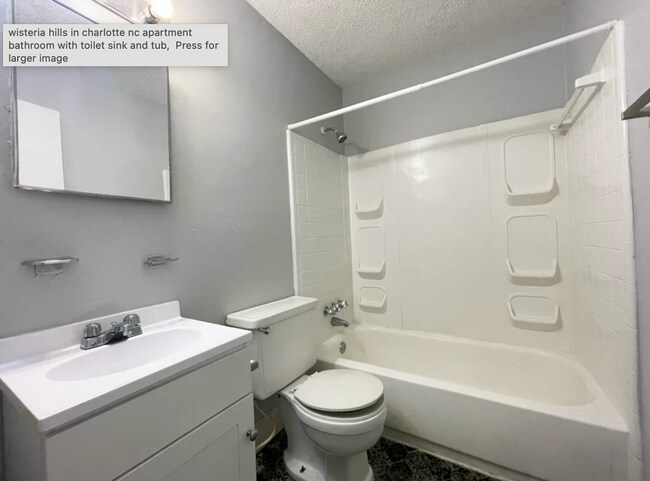 Foto del edificio - Spacious, affordable two bedroom townhouse...