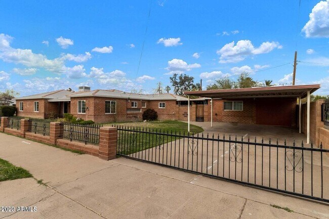 Building Photo - 1330 E Monte Vista Rd