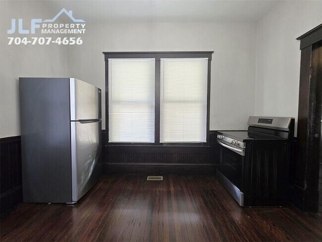 Foto del edificio - Charming 2 Bed/1 Bath Cottage in Peaceful ...