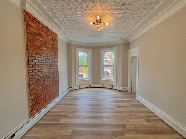 Building Photo - 2425 5th Ave