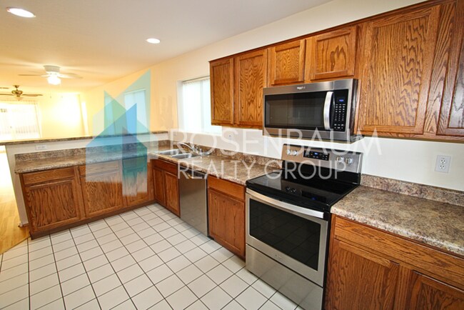 Building Photo - Great 3 bedroom, 2 bath home located in Go...