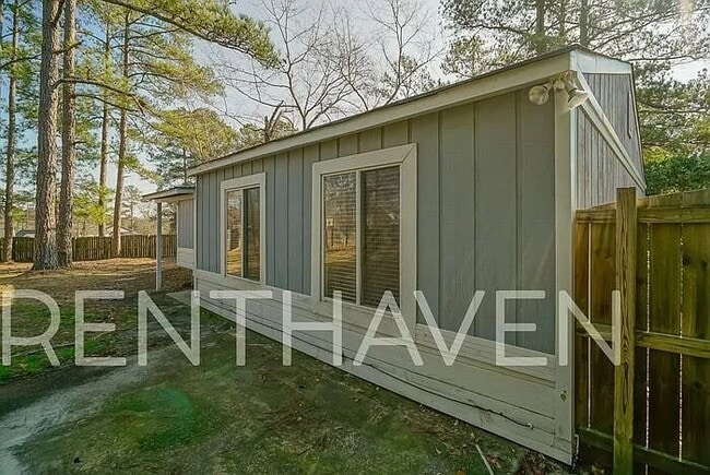 Building Photo - 421 Rockingham Rd
