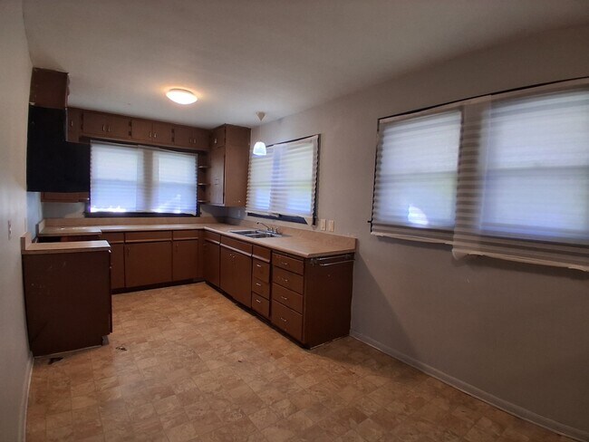 Foto del edificio - 1508 E English St