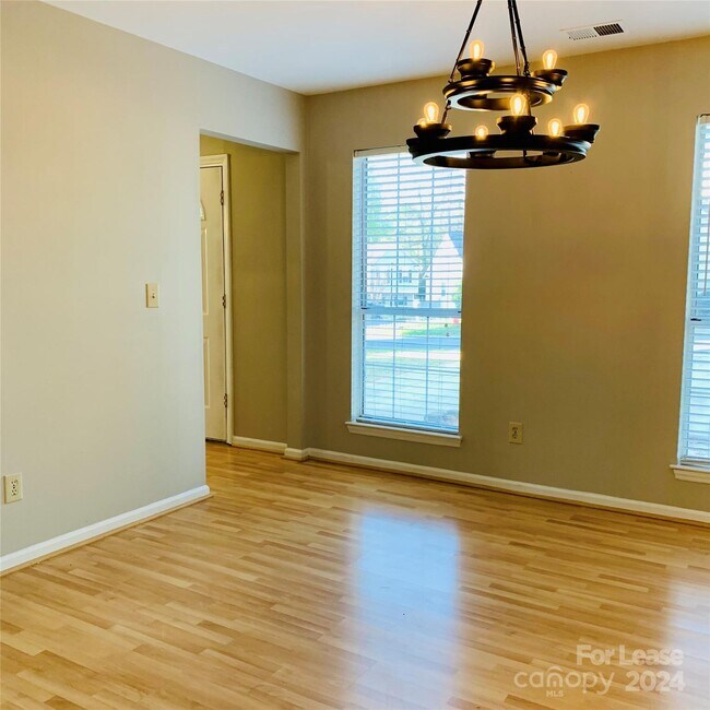 Foto del edificio - 14230 Quartz Ln