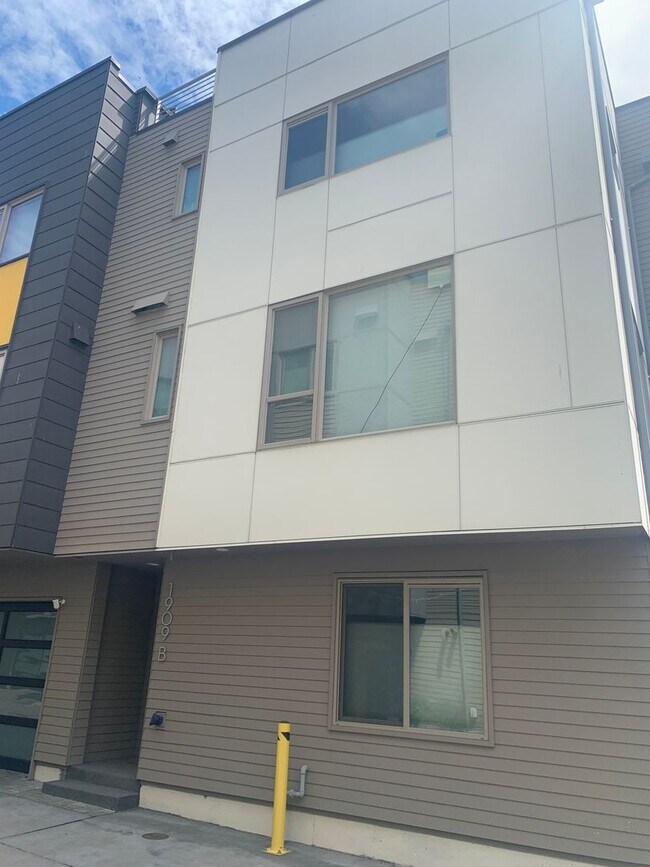 Building Photo - City Row House in Beacon Hill!!!!!
