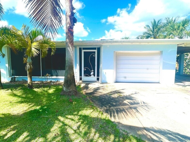 Primary Photo - 2503 N Ocean Dr