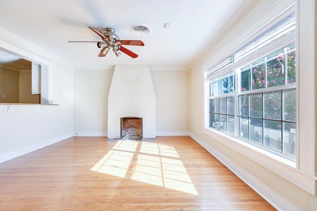 Building Photo - PAY NO SECURITY DEPOSIT! Beautiful four be...