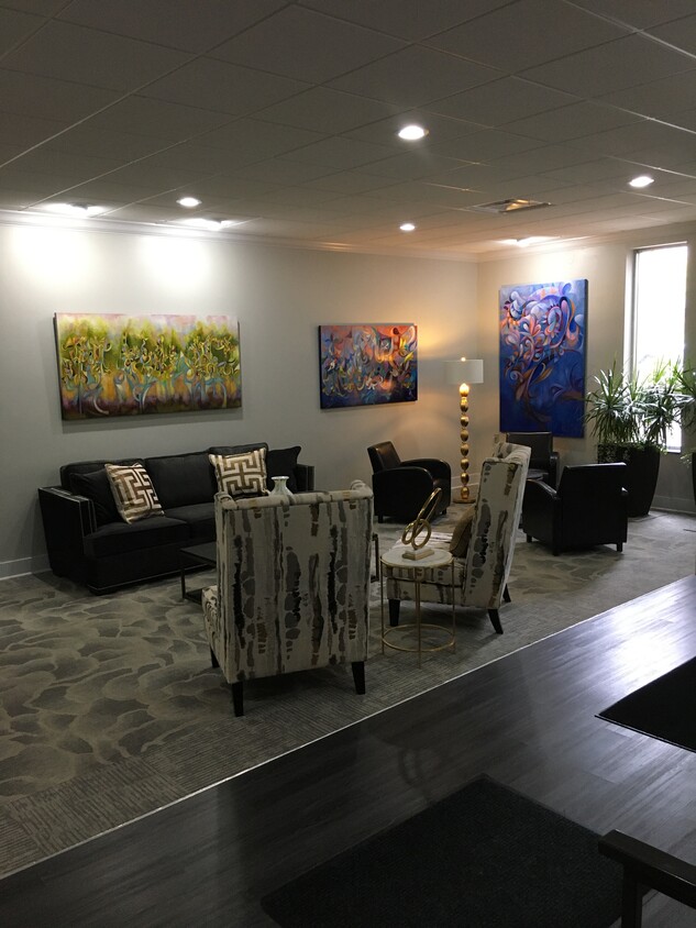 Beautiful Secure Lobby with rotating artist displays - 2230 S Patterson Blvd