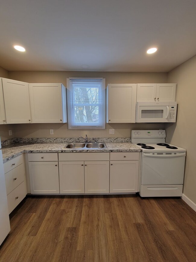 Building Photo - 364 Tolbert Ave