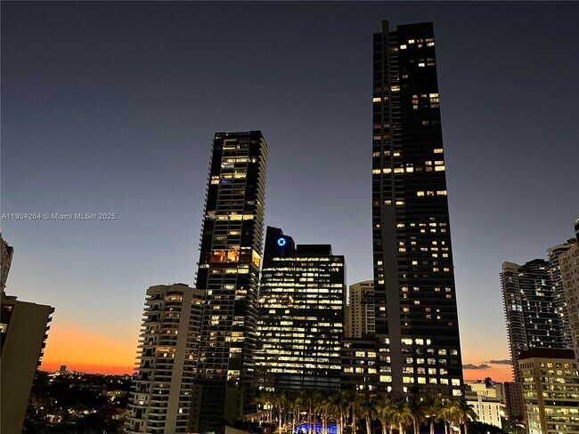 Foto del edificio - 1420 Brickell Bay Dr