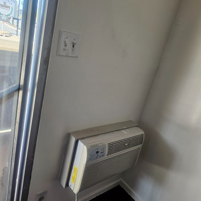 Foto del edificio - 918 W Lincoln Ave