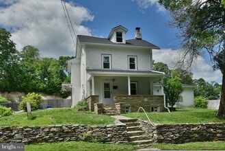 Building Photo - 422 Willow Grove Ave