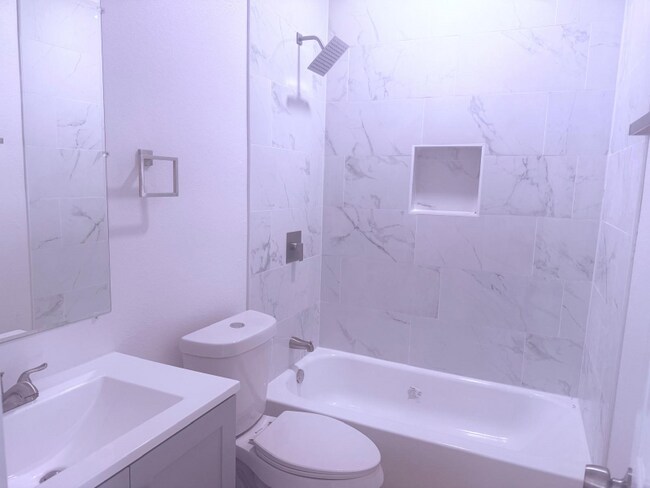 Foto del edificio - 326 W Rainey St